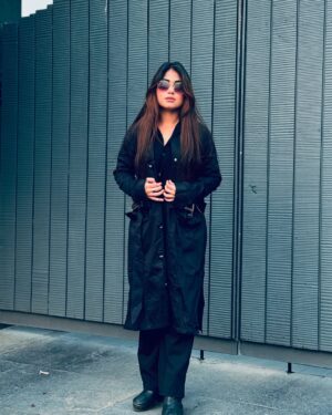 Miss Falak Instagram - He taught me how to love, but not how to stop ❤️🩹
..
..
..
#missfalak #post