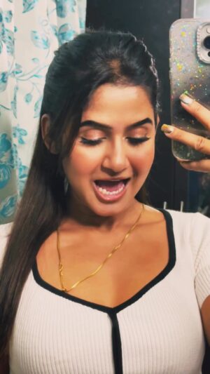 Misti Singharoy Instagram - অনেক দেখলাম 😌🥀