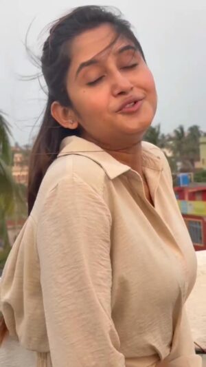 Misti Singharoy Instagram - গুরুত্ব কমে গেলে আর বাড়ানো যায় না 
 #reelschallengereelschallenge #reelsviralシ #lotusdesignerstudio #reelsfbシ #trendingreel #reelschallenge #mistiroy #reels #trendingvideo #Starmall