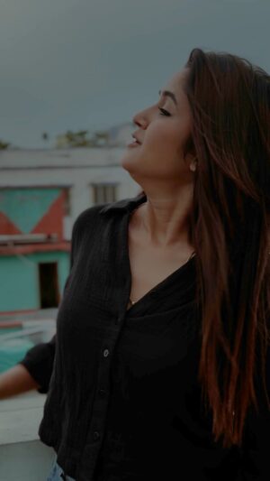 Misti Singharoy Instagram - সময় পেলে একটু ভেবে দেখ 🥀🥀🥀