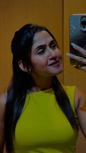 Misti Singharoy Instagram - তুমি আমায় সত্যি ভালবাসলে কাঁদতেই দিতে না প্রিয় 😭🥀