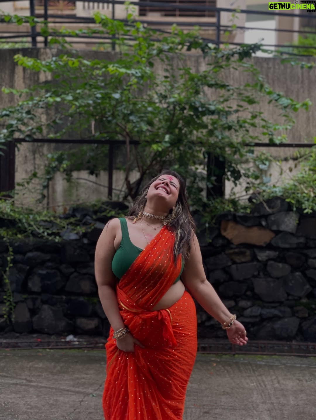 Mithila Purohit - 3.5K Likes - थोड़ी सी मुस्कान… और साड़ी का कमाल…🧿❤️‍🔥
.
#thebandragirl #mithilapurohit