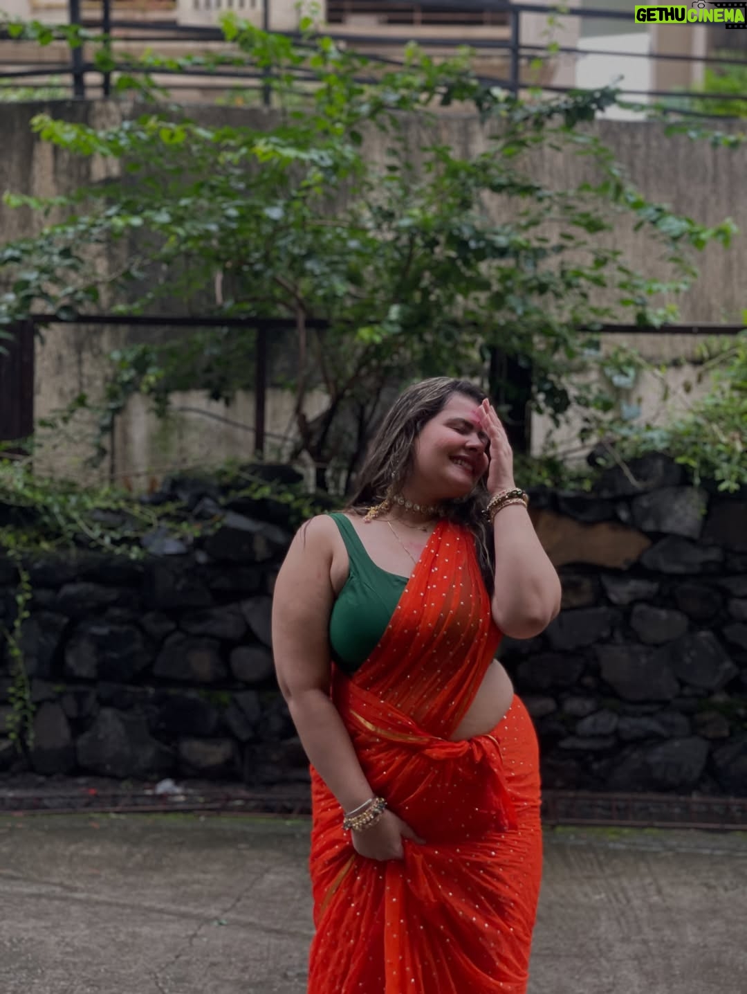 Mithila Purohit - 3.5K Likes - थोड़ी सी मुस्कान… और साड़ी का कमाल…🧿❤️‍🔥
.
#thebandragirl #mithilapurohit