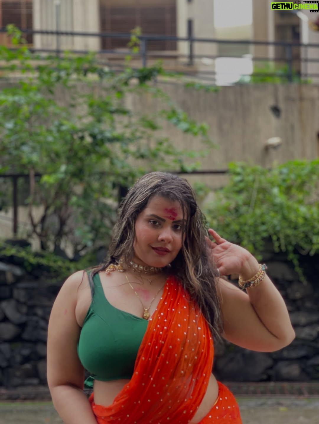 Mithila Purohit - 3.5K Likes - थोड़ी सी मुस्कान… और साड़ी का कमाल…🧿❤️‍🔥
.
#thebandragirl #mithilapurohit