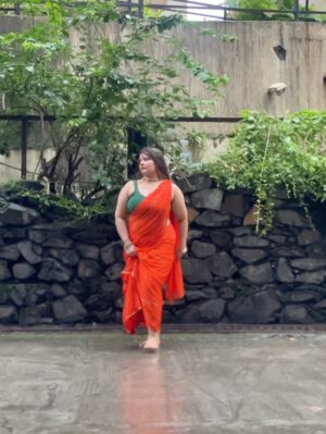 Mithila Purohit Instagram - थोड़ी सी मुस्कान… और साड़ी का कमाल…🧿❤️🔥
.
#thebandragirl #mithilapurohit