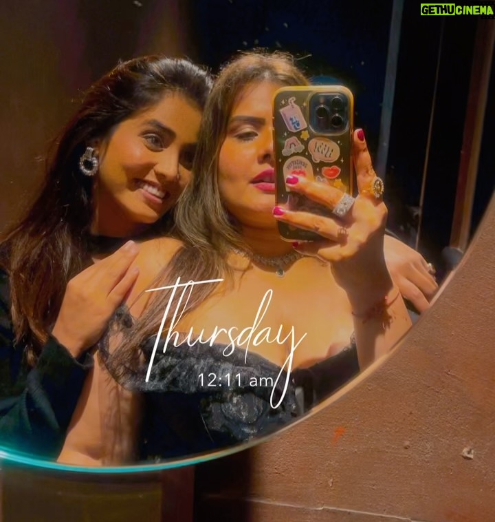 Mithila Purohit - 6K Likes - Surrounded by love, laughter & the best people 💖✨ Grateful for everything ! Blessed beyond words, loved beyond measure ✨ Thank you for filling my birthday with joy 🫶” Every smile in these pictures = a reason I feel grateful 🌸 together forever ♾️🧿♥️ and yessss I missed you @agoodwitch03 @panshuldhote @agastya_dhote @0.falakk 
Love you all from the bottom of my heart 🫶🏻🧿💖
.
@bindu.purohit.94 @74ahujasp 
.
#maa #papa #baby #love #family #friends #blessed #thebandragirl #mithilapurohit