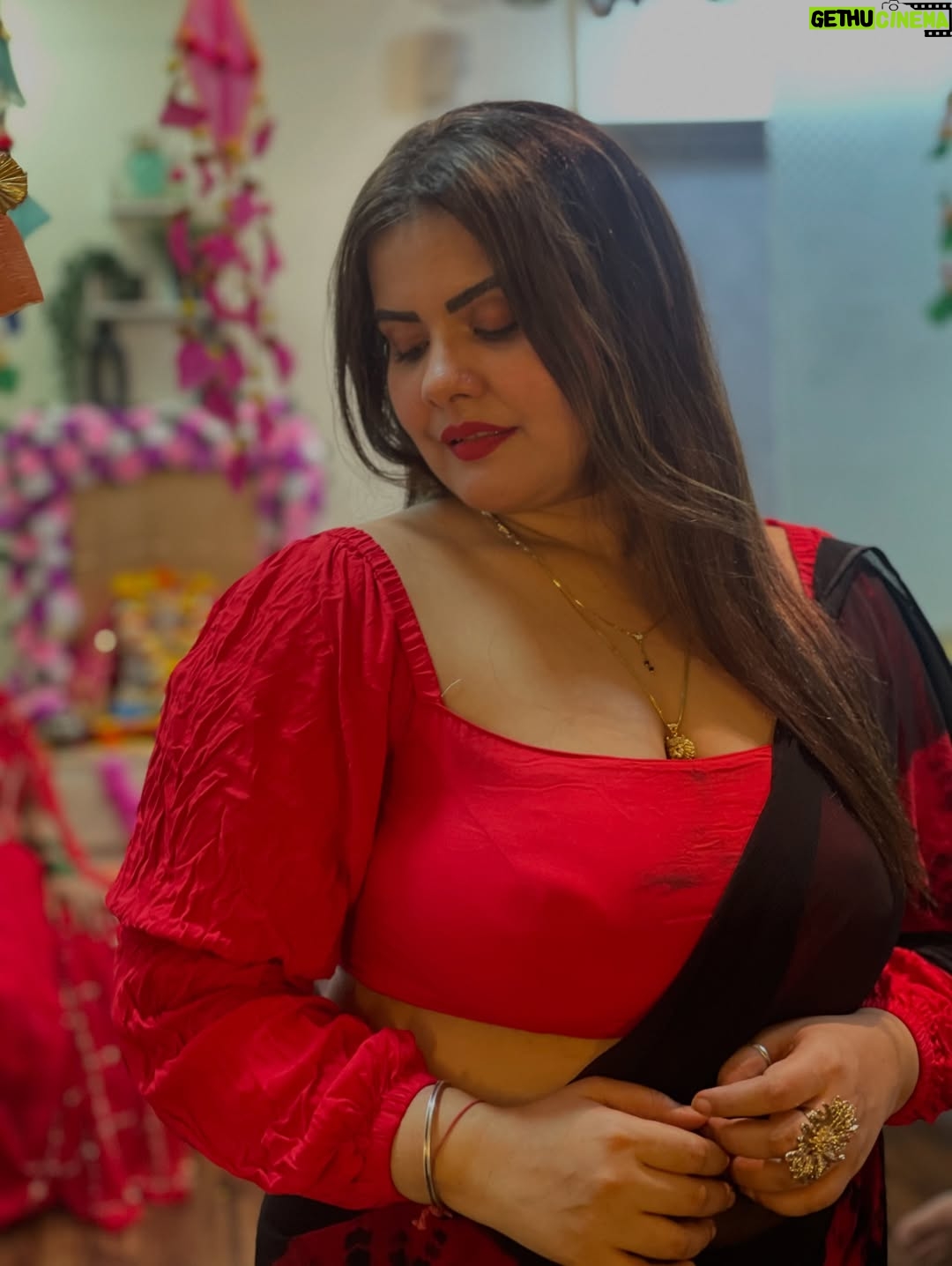 Mithila Purohit - 2K Likes - हर तह में छुपी है एक कहानी…🦋💖🙏🏻
.
#thebandragirl #mithilapurohit