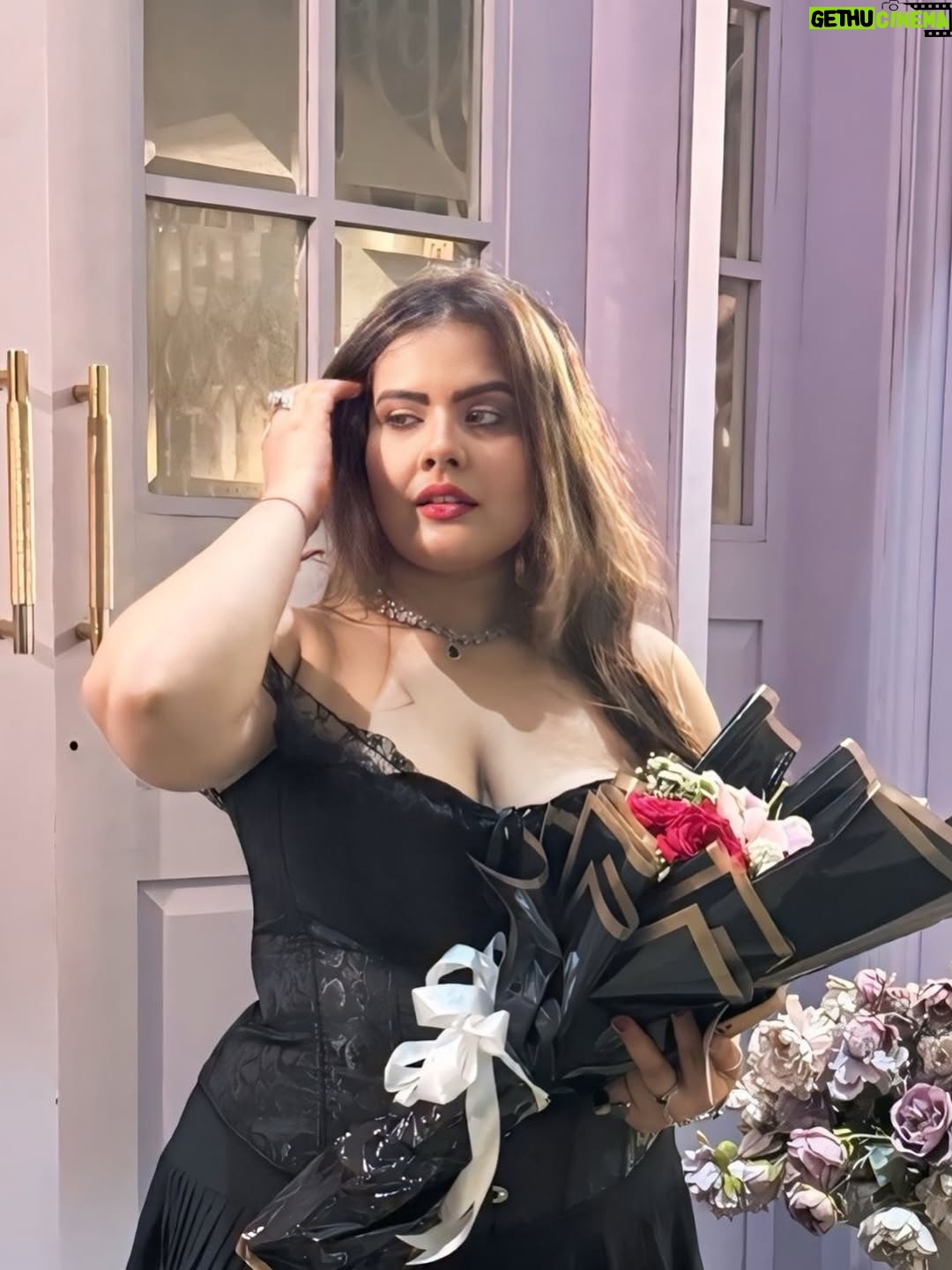 Mithila Purohit - 4K Likes - I’m the plot twist you weren’t ready for…🌶️😝🧿
.
#thebandragirl #mithilapurohit