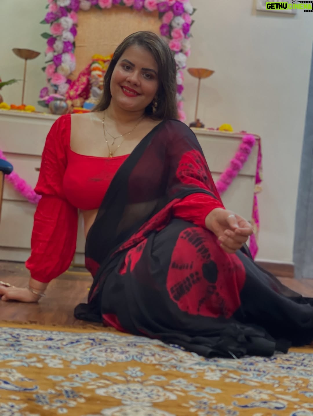 Mithila Purohit - 2K Likes - हर तह में छुपी है एक कहानी…🦋💖🙏🏻
.
#thebandragirl #mithilapurohit
