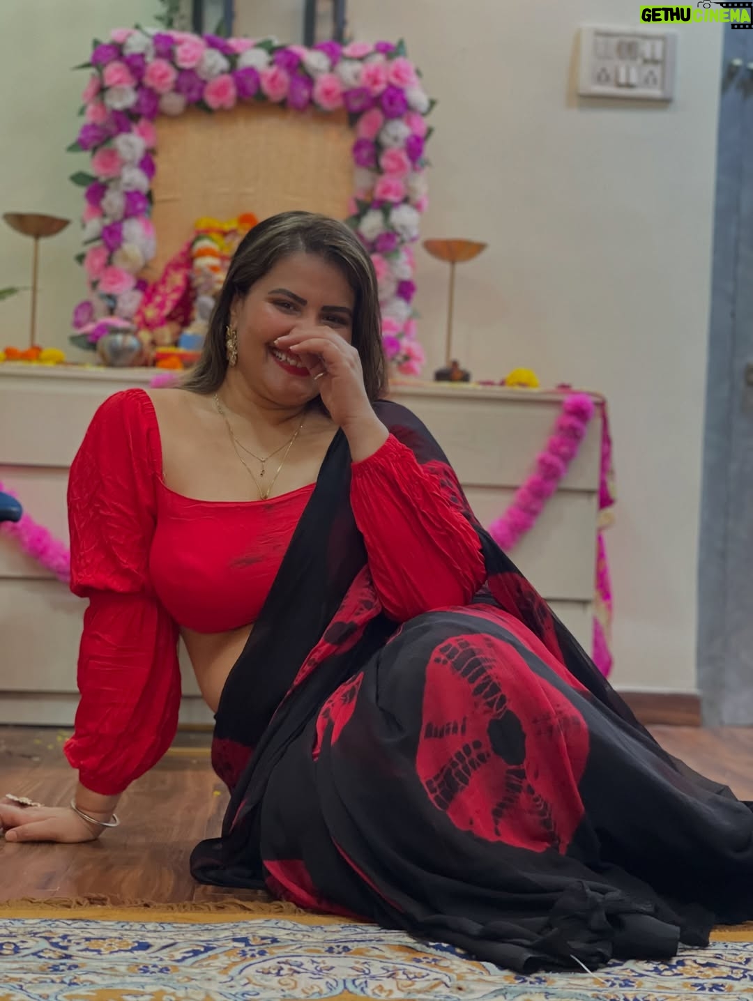 Mithila Purohit - 2K Likes - हर तह में छुपी है एक कहानी…🦋💖🙏🏻
.
#thebandragirl #mithilapurohit
