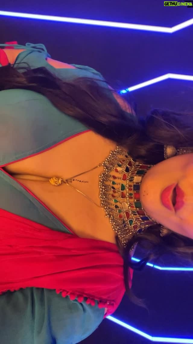 Mithila Purohit - 4.1K Likes - Festive glow   desi flow 🪔💃
.
#garba2025 #navratrivibes #thebandragirl #mithilapurohit