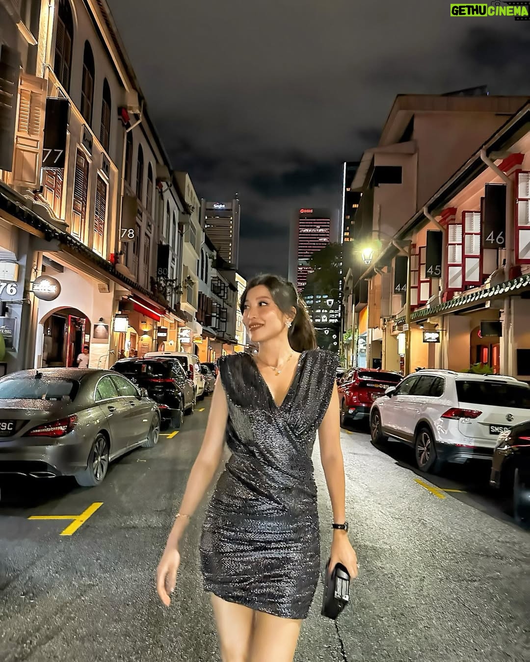 Moe Set Wine - 2.7K Likes - Walking in to 2025 with a positive mindset. Believing in miracles and having a little more understanding, acceptance and hopefully wisdoms too . Wishing you a bright and prosperous New Year! May 2025 bring you success, happiness, and endless opportunities in all that you do. Here’s to making it your best year yet! #newyearwish #happy2025