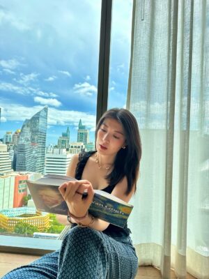 Moe Set Wine Instagram - The best is Yet to come! #lifeisbeautiful #peacefulvibes #reading