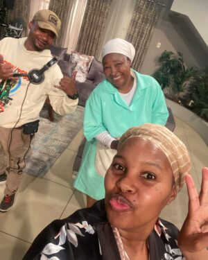 Mogau Motlhatswi Instagram - A BIG CONGRATULATIONS to Aus’ Julia Mathe for a fantastic and impactful debut week!! 🤗🤗🤗
Buuuuuut who else can smell trouble? 😬
#skeemsaam