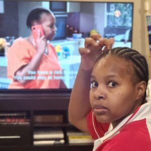 Mogau Motlhatswi Instagram - Perfect timing 😄😂 lol and yes I watch myself on screen😅😝
If you were an actor, would you watch the show you were on and watch yourself act?