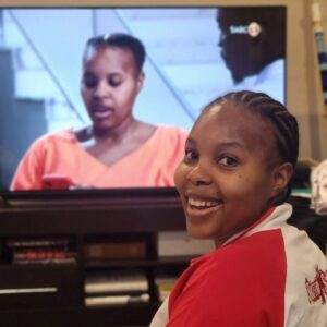 Mogau Motlhatswi Instagram - Perfect timing 😄😂 lol and yes I watch myself on screen😅😝
If you were an actor, would you watch the show you were on and watch yourself act?