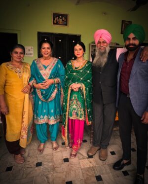 Molina Sodhi Instagram - From The Set 🎬 of My Upcoming Punjabi Movie: Sahib Jinna Diya Manne