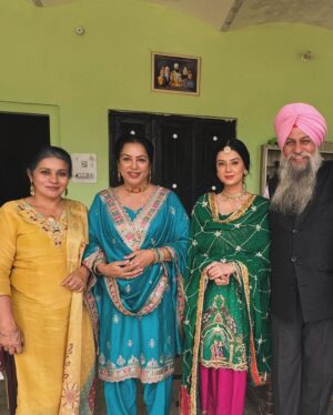 Molina Sodhi Instagram - From The Set 🎬 of My Upcoming Punjabi Movie: Sahib Jinna Diya Manne