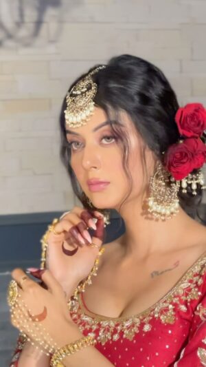Molina Sodhi Instagram - Tere bina na guzara ae 🌹
Mua & Hair : @harryrajput64