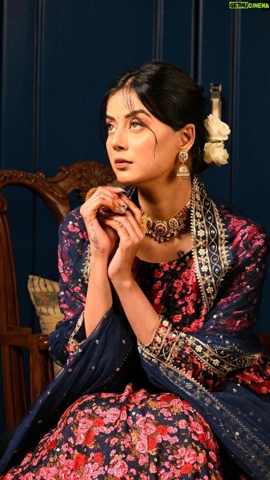 Molina Sodhi - 212 Likes - Let your jewelry tell a story! 

Our Antique Kundan Necklace Set is a masterpiece that blends timeless tradition with modern charm. 💎

Perfect for weddings, festivals, or any special moment, this set adds a royal touch to your look. Its intricate craftsmanship and antique finish make it a piece you’ll treasure forever. 🌟

💖 Why wait? Shop now and let this beauty become the highlight of your jewelry collection. DM us for details or visit our website to explore more!

Jewellery @trazaajewels
Muse @molinasodhiofficial
Outfit @kulwinder_nagra
Photography @sirat_in_focus
Makeup @mandymakeovers

[ Antique Jewelry, Kundan Necklace, Traditional Jewelry, Ethnic Jewelry #Wedding Jewelry, Jewelry Addict, Insta Jewelry, Luxury Jewelry, punjabi bride, Sikh bride]

#AntiqueJewelry #KundanNecklace #TraditionalJewelry #RoyalElegance #JewelryForOccasions #EthnicJewelry #TrazaaJewels #WeddingJewelry #FestiveStyle #JewelryLovers #ElegantAccessories #JewelryAddict #InstaJewelry #LuxuryJewelry