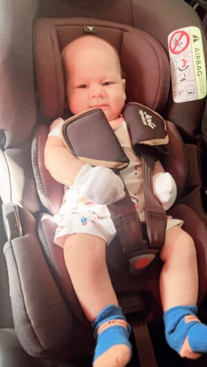 Mona Allen Instagram - Persia Pekin balik Kampung Kelate with @joie_malaysia carseat!

I excited ambik video ni sebab first time Persia jalan jauh. Masa ni baru lepas tukar diapers, kereta tak jalan lagi. Perjalanan jauh, dengan ada baby ni sangat mencabar. Tapi, tape. 
I love it! 
P/s: bila kereta gerak, make sure the handle bar kat atas sebab dia berfungsi sebagai rebound bar bila terjadinya hentakan. Safe for our baby!!!🫶🏽