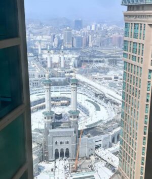 Mona Allen Instagram - Jalur langit tidak akan pernah pulang dengan tangan kosong🤍