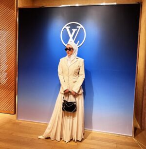 Mona Allen Instagram - Hello weekend❤️
#louisvuitton
#privateevent
#kualalumpur