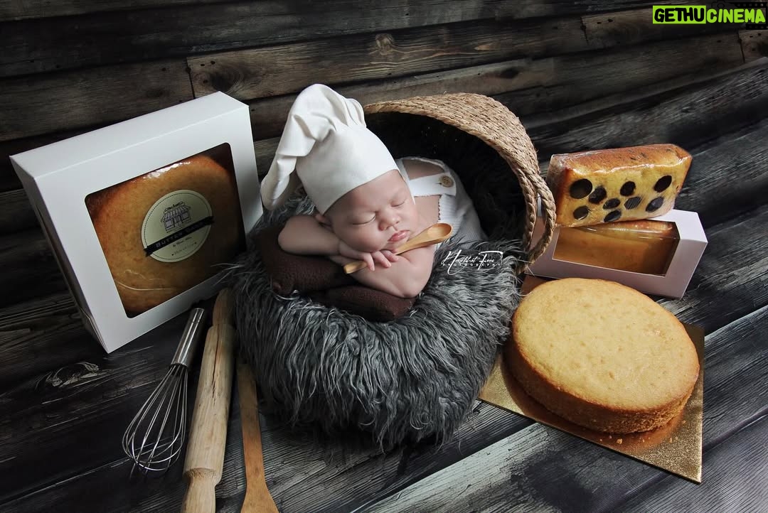 Mona Allen - 614 Likes - Photoshoot Newborn Persia Pekin baby of @mona.allen & @pekin7words 
.
Tema : Bakery (kek Omputeh)
.
#heartshotfocus #heartshotstudio #newbornphotography #gambarbaby #babyboy #babygirl #newbornphotographer #newbornbaby #newbornprops #cutebaby #newbornasia #newbornkualalumpur #newbornselangor #newbornshahalam #newbornbangi #newborndamansara #newbornklang #newborncheras