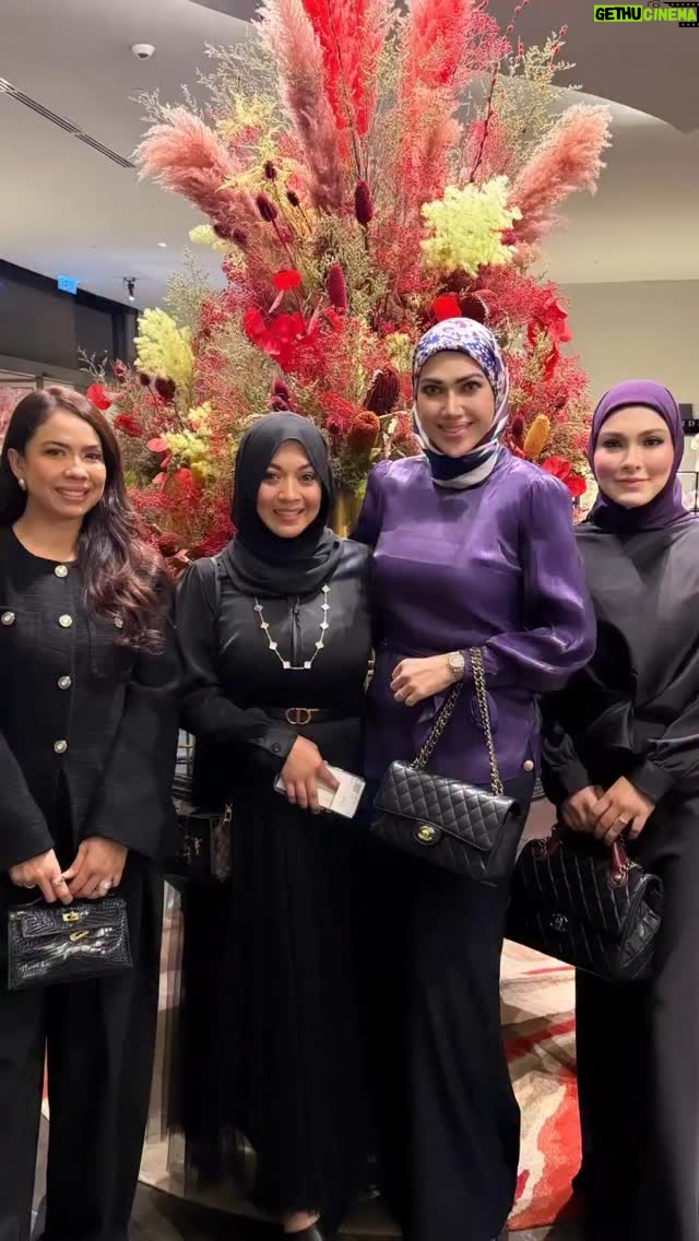 Mona Allen - 3 Likes - Love love her performance! 
She no syatuhhh porever!!!
Suara takyah ckp la memang power! Superb !!! Tak rugi tau i love @ctdk dari remaja sampai lah skrg! So worth it!! 
Terima kasih kerana wujud di dunia ini!! 
Bak kata @itsrossa910 ❤️❤️
#sitizoners 😘😘