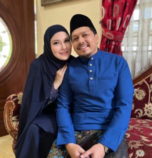 Mona Allen Instagram - Mcm pengantin baru tak? 😬😬