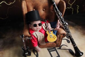 Mona Allen Instagram - Slash junior, Rock Oo 🤘🏻
Photoshoot Newborn Persia Pekin baby of @mona.allen & @pekin7words
.
Tema : Slash (Rock Oo)
.
#heartshotfocus #heartshotstudio #newbornphotography #gambarbaby #babyboy #babygirl #newbornphotographer #newbornbaby #newbornprops #cutebaby #newbornasia #newbornkualalumpur #newbornselangor #newbornshahalam #newbornbangi #newborndamansara #newbornklang #newborncheras