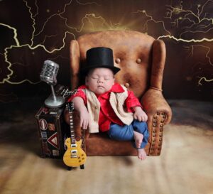 Mona Allen Instagram - Rock Oo 🤘🏻
Photoshoot Newborn Persia Pekin baby of @mona.allen & @pekin7words
.
Tema : Slash (Rock Oo)
.
#heartshotfocus #heartshotstudio #newbornphotography #gambarbaby #babyboy #babygirl #newbornphotographer #newbornbaby #newbornprops #cutebaby #newbornasia #newbornkualalumpur #newbornselangor #newbornshahalam #newbornbangi #newborndamansara #newbornklang #newborncheras