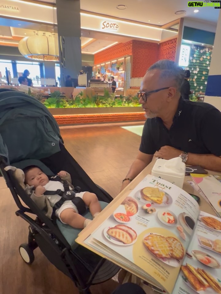 Mona Ratuliu - 8.4K Likes - Jagain danish sambil jalan2 keliling mall sementara kakak2nya main. Ini latihan nanti kalau jalan2 keluar negri kira2 gini formasinya ya kak @kesharatuliu05 @adhipermana_ 🤗