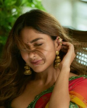 Mrunal Thakur Instagram - Ganesh Chaturthi has always been my festival. A time where home, devotion, and joy come alive.

This year, I wanted to celebrate it in a way that feels both deeply traditional and personal through an outfit that is an ode to Goddess Parvati, the divine feminine, the force of Shakti, and the grace behind Ganesha. 

Draped in lotus hues with hints of gold, it carries her blessing with me… a little piece of strength, a little piece of love, and a whole lot of faith. 💖