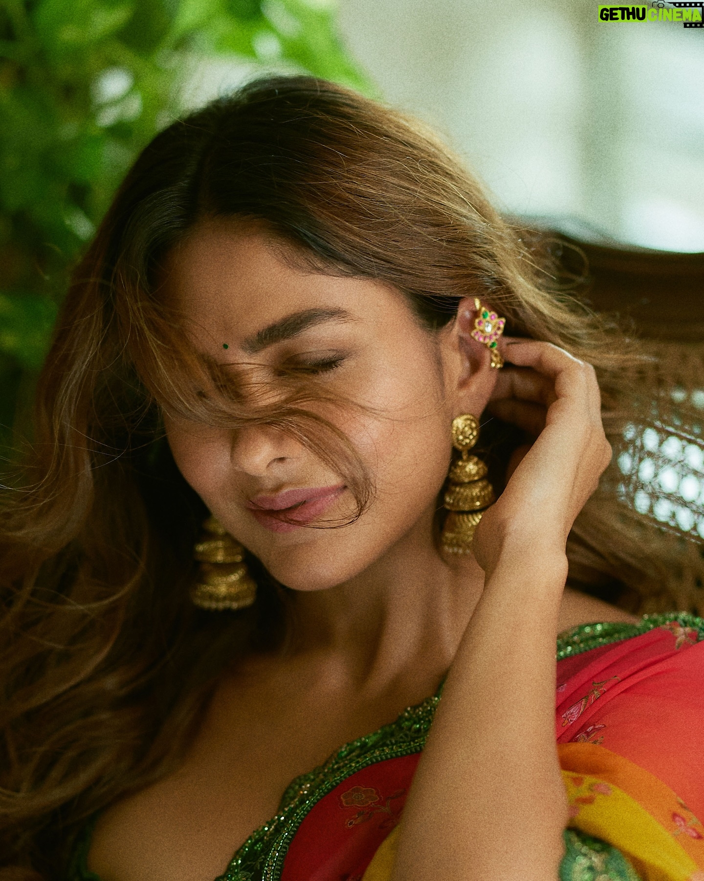 Mrunal Thakur - 2.2 Million Likes - Ganesh Chaturthi has always been my festival. A time where home, devotion, and joy come alive.

This year, I wanted to celebrate it in a way that feels both deeply traditional and personal through an outfit that is an ode to Goddess Parvati, the divine feminine, the force of Shakti, and the grace behind Ganesha. 

Draped in lotus hues with hints of gold, it carries her blessing with me… a little piece of strength, a little piece of love, and a whole lot of faith. 💖