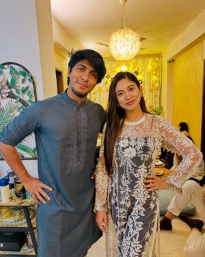 Mumtaheena Toya Instagram - True blessings are not just in the food we share, but in the love and laughter around the table. Grateful for this beautiful Iftar with my dear ones!
🌸🍽️✨