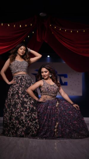 Mumtaheena Toya Instagram - Better late than never ✨
#chadmama with the stunning @bananonina_papoi
@pritomhasan you rockkkk !!!
Wardrobe courtesy @meherofficials