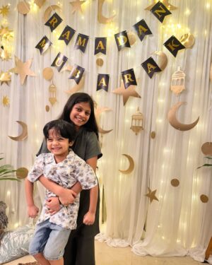 Mumtaheena Toya Instagram - True blessings are not just in the food we share, but in the love and laughter around the table. Grateful for this beautiful Iftar with my dear ones!
🌸🍽️✨