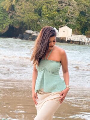 Mumtaheena Toya Instagram - To walk barefoot along the shore is to walk with your soul✨