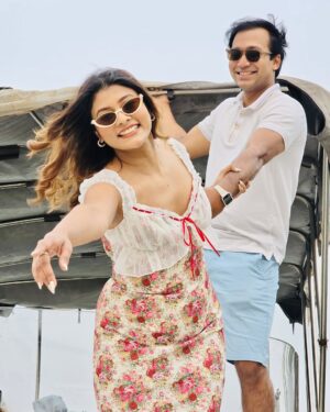 Mumtaheena Toya Instagram - Happy 5th Anniversary to the one who still loves me even after witnessing all my hangry moments😝.. thats real love!
I Love You More @sayed_zaman_shawon 🥰
