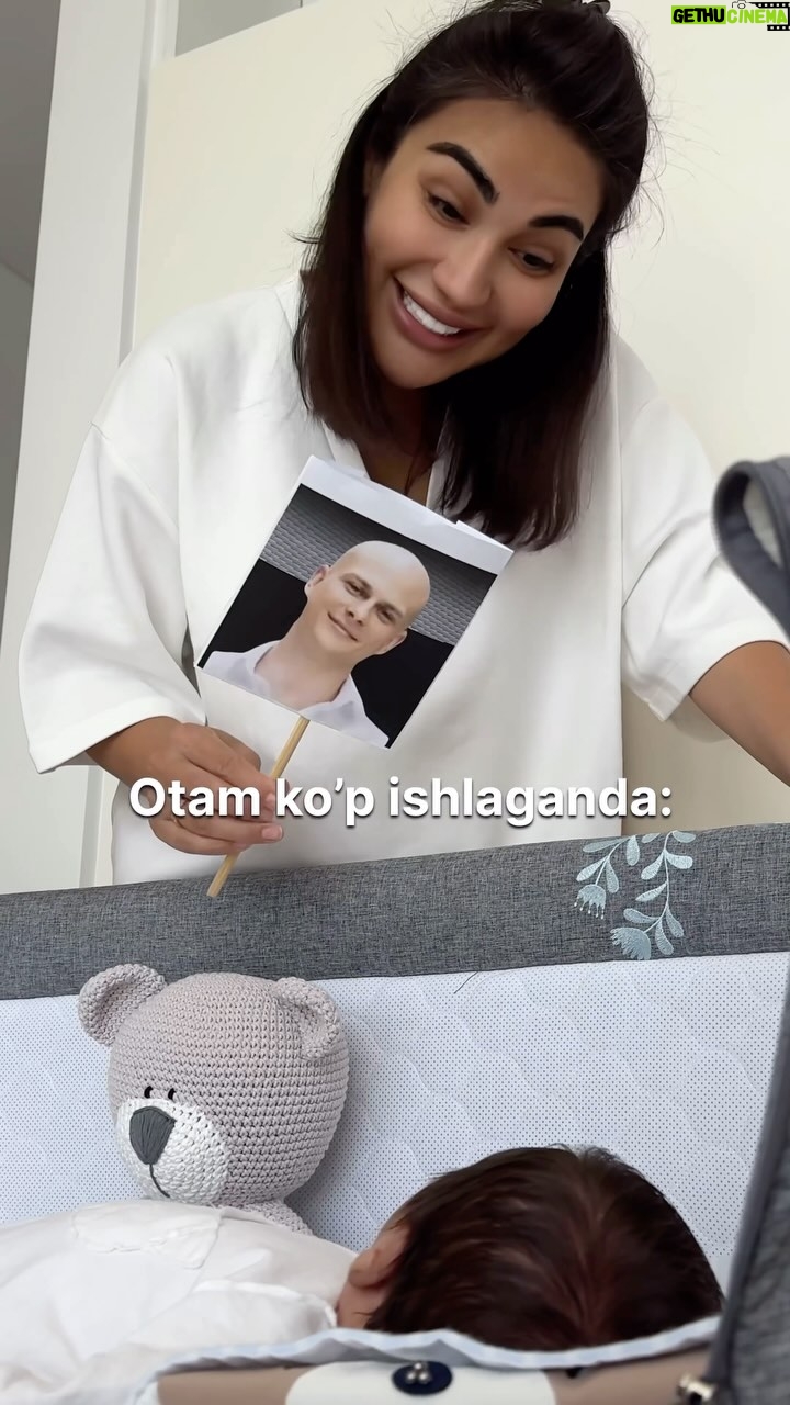 Munisa Rizaeva - 195K Likes - Adajonimiz Argentinada ishlaganiga, o‘g‘lim adasini unutmasligi uchun uning rasimlarini ko‘rsatishim kerak!🙈😂

Пока папа в Аргентине по работе, приходится показывать сыну его фотки, чтобы не забыл, как он выглядит!🙈😂