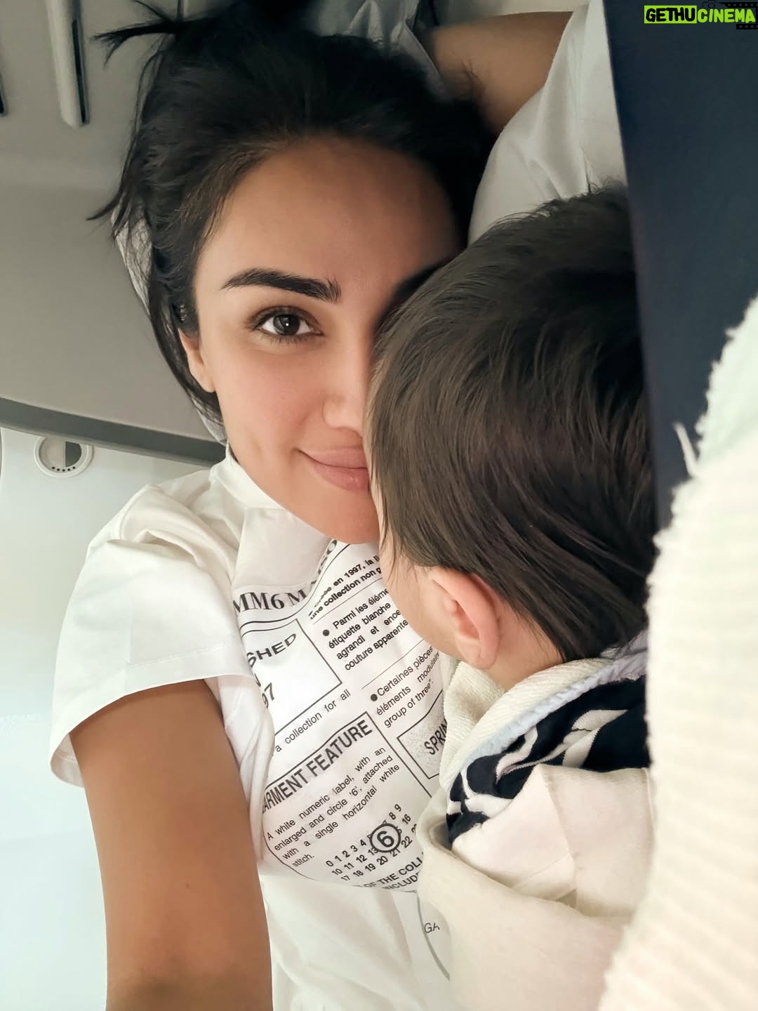 Munisa Rizaeva - 220K Likes - Ta’til yuqori kayfiyatda bo’lib o’tdi. Buncha energiyadan keyin bizni yangi marralar kutmoqda ❤️ Ha aytgancha suratlardan sizga eng yoqqani qaysi? Manimcha hammasidan zo’ri oxirgisi bo’lsa kerak! 

Отпуск прошел в отличном настроении. После всей этой полученной энергии нас ждут новые вершины ❤️ Кстати, какая из фотографий вам понравилась больше всего? По-моему, лучшая из всех - последняя!