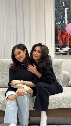 Munisa Rizaeva Instagram - Sizlarda ham shunaqa mi?
Opa-singillariz bilan qanday munosabatdasiz?🤫❤️👯♀️
А у вас тоже так?
Какие у вас отношения с вашими сестрами?🤫❤️👯♀️