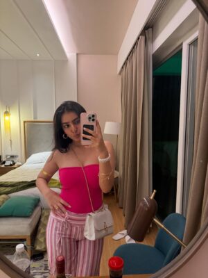 Muskaan Nayyar Instagram - A big dump of sun, sea & so much love 💗