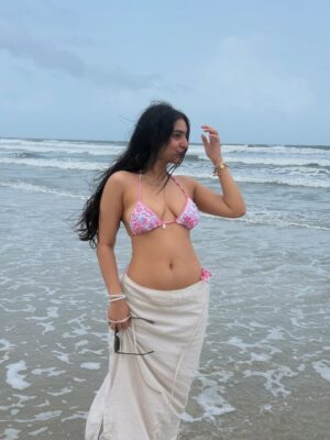 Muskaan Nayyar Instagram - A big dump of sun, sea & so much love 💗