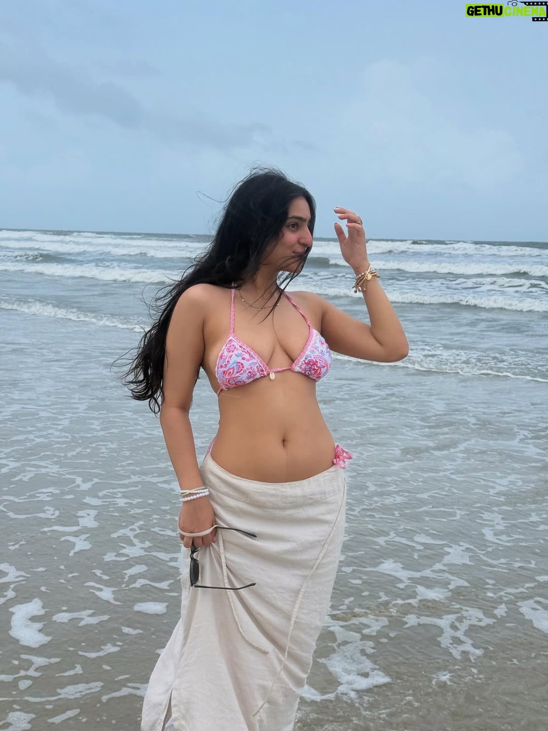Muskaan Nayyar - 4.3K Likes - A big dump of sun, sea & so much love 💗
