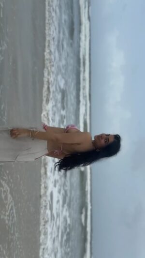 Muskaan Nayyar Instagram - time pauses and everything feels right 🌊