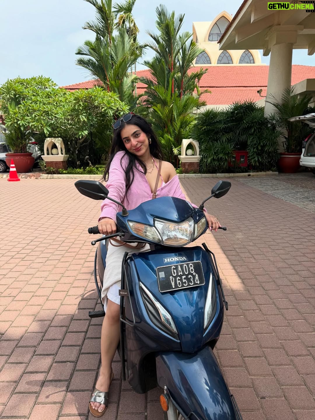 Muskaan Nayyar - 4.3K Likes - A big dump of sun, sea & so much love 💗