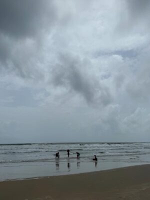 Muskaan Nayyar Instagram - A big dump of sun, sea & so much love 💗