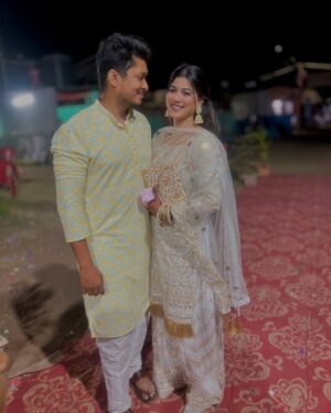 Muskan Saaphee Instagram - Tmhare Siwa ab koi aur nahi chahiye…
jo b ho ab tm hi ho>>>🤍✨♾️
.
.
.
.
.
.
.
.
.
#mussfam #mutif #insta #instagood #instagram #instafashion #instalove #instamood #instadaily #loveislove #couplegoals #couplelove #photooftheday #reelkarofeelkaro #explore #explorepage #foryou #foryoupage #trending #trendingreels #trendingsongs #trendingnow #viral